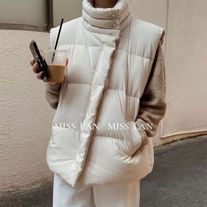 New style white duck down jacket in autumn and winter of 2022 Women's waistcoat Short waistcoat Mesh red minority design
New style white duck down jacket in autumn and winter of 2022 Women's waistcoat Short waistcoat Mesh red minority design