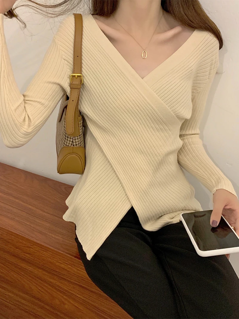Irregular Slim-fit Sweater Women's Spring Design Sense Clavicular-bone Knit Top Jumper with V-neck Long Sleeve Base
Irregular Slim-fit Sweater Women's Spring Design Sense Clavicular-bone Knit Top Jumper with V-neck Long Sleeve Base