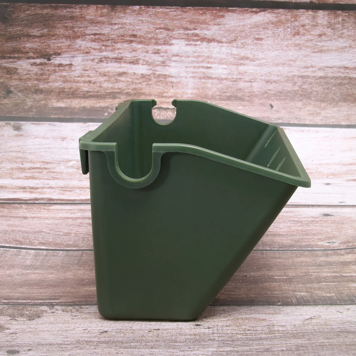 2 PCS Wall Mount Flower Pot Vertical Plants Pots Balcony Hanger Hanging Planter Outdoor Window Hanging Wall Planter 
2 PCS Wall Mount Flower Pot Vertical Plants Pots Balcony Hanger Hanging Planter Outdoor Window Hanging Wall Planter