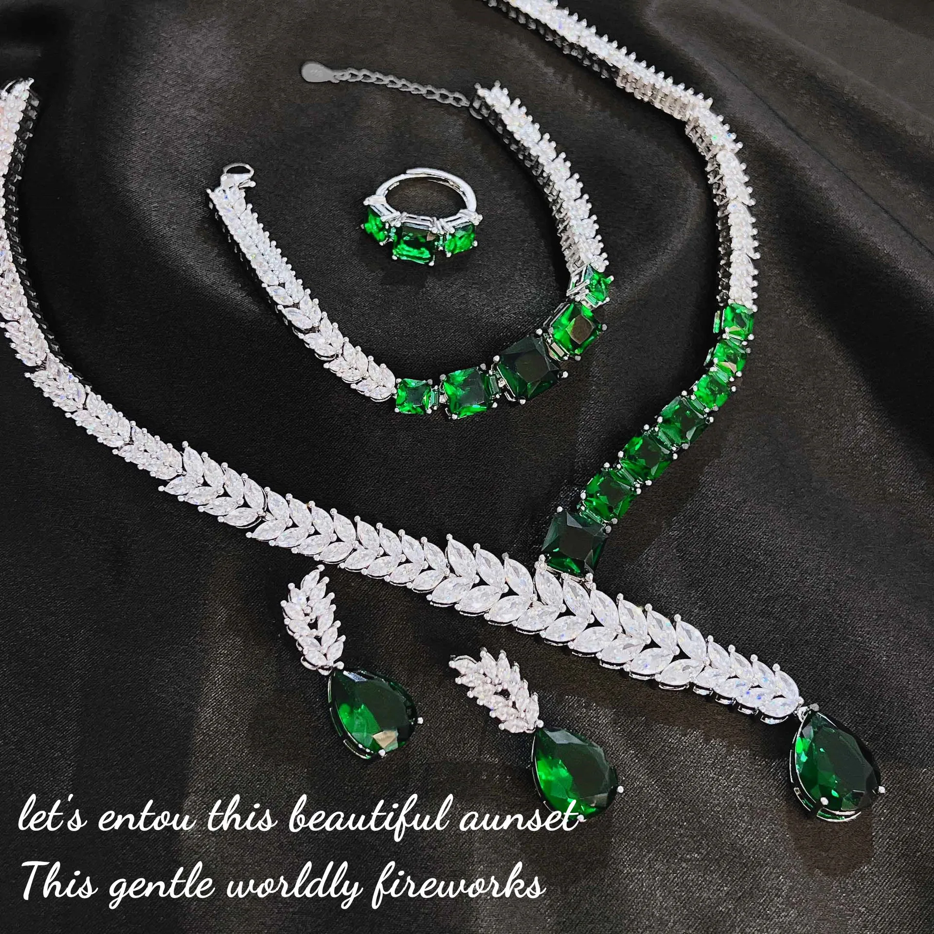BLACK ANGEL Luxury Silver Emerald Necklace Jewelry Set for Women Temperament Bracelet Inlaid Green Zircon Party Earrings Ring
BLACK ANGEL Luxury Silver Emerald Necklace Jewelry Set for Women Temperament Bracelet Inlaid Green Zircon Party Earrings Ring