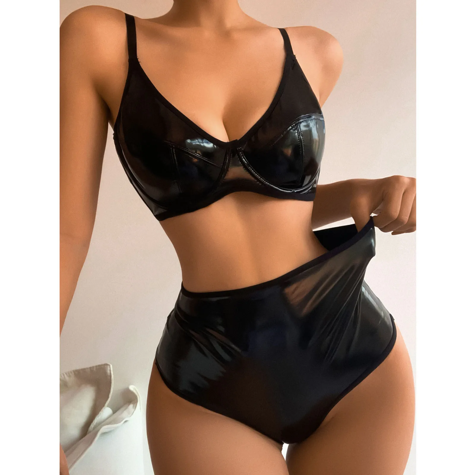 New Women's Underwear Set Leather Sexy Lingerie Corset Latex Women's Bra Push Up Bra Sensual Lingerie Woman Brief Sets Plus Size
New Women's Underwear Set Leather Sexy Lingerie Corset Latex Women's Bra Push Up Bra Sensual Lingerie Woman Brief Sets Plus Size