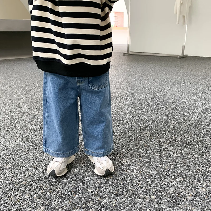 2022 Spring New Children Clothes Baby Girls Straight-leg Pants Boys Loose Leisure Jeans
2022 Spring New Children Clothes Baby Girls Straight-leg Pants Boys Loose Leisure Jeans