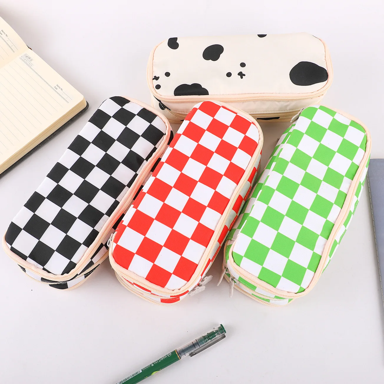 Niche Black and White Board Milk Pen Bag Large -capacity Student Student Platform Bag Stationery Pencil Box
Niche Black and White Board Milk Pen Bag Large -capacity Student Student Platform Bag Stationery Pencil Box