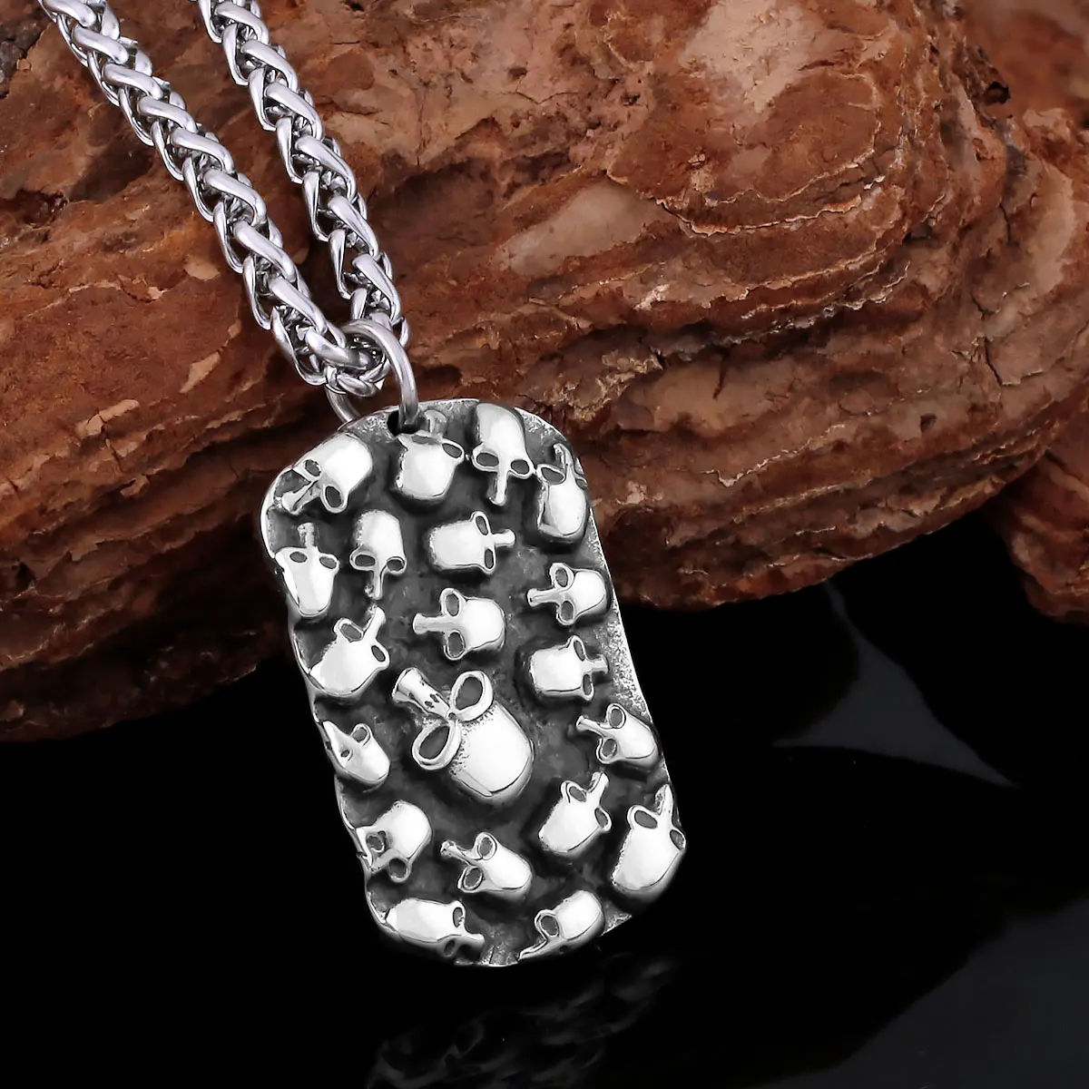 High-quality Vintage Skeleton Viking Necklace Nordic Men's Warrior Shield Stainless Steel Charm Pendant Teen Jewelry Gift
High-quality Vintage Skeleton Viking Necklace Nordic Men's Warrior Shield Stainless Steel Charm Pendant Teen Jewelry Gift
