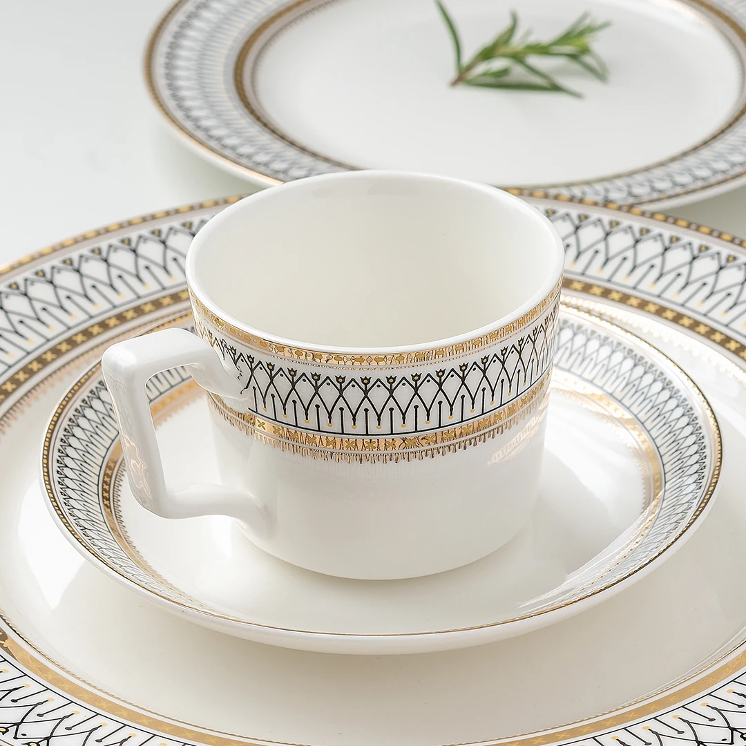 220mlx2pcs Ceramics Coffee Cup Set European Style Exquisite Small Luxury Afternoon Tea high-end Hanging Ear Tea Cup Saucer Set
220mlx2pcs Ceramics Coffee Cup Set European Style Exquisite Small Luxury Afternoon Tea high-end Hanging Ear Tea Cup Saucer Set