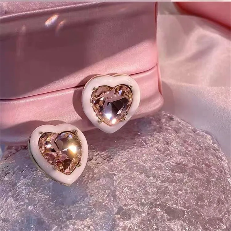 Beautiful Pink Crystal Love Heart Stud Earrings For Women Korean Style 2023 New Jewelry Wholesale
Beautiful Pink Crystal Love Heart Stud Earrings For Women Korean Style 2023 New Jewelry Wholesale