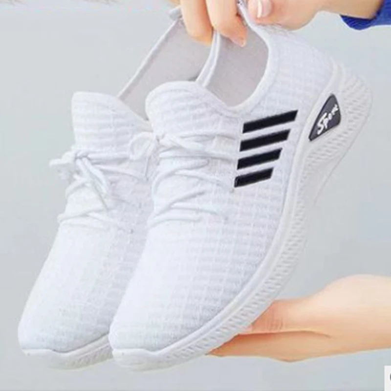 Women Casual Shoes Fashion Breathable Walking Mesh Flat Shoes Sneakers Women 2022 Gym Vulcanized Shoes White Female Footwear
Women Casual Shoes Fashion Breathable Walking Mesh Flat Shoes Sneakers Women 2022 Gym Vulcanized Shoes White Female Footwear