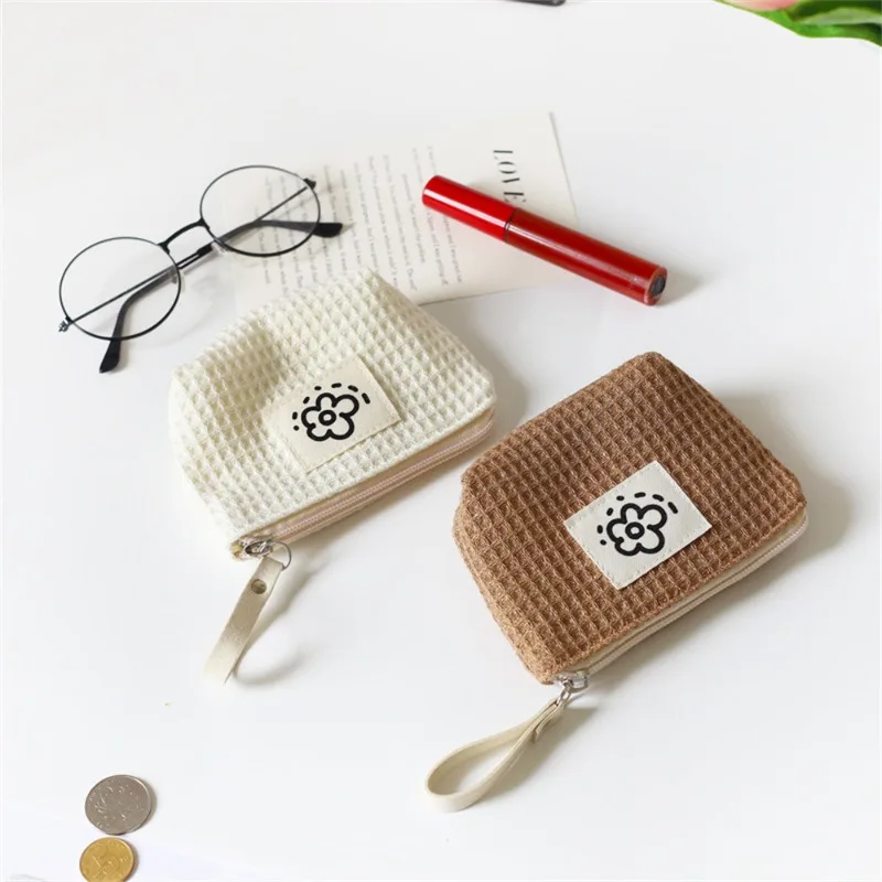 Cute Waffle Coin Purse Summer Flowers Small Makeup Bag Portable Cosmetic Bag Fashion Women Girls Lipstick Coin Cards Organizer
Cute Waffle Coin Purse Summer Flowers Small Makeup Bag Portable Cosmetic Bag Fashion Women Girls Lipstick Coin Cards Organizer