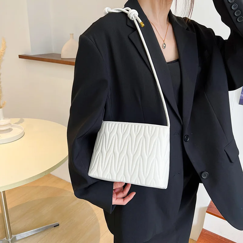 Fashion Retro Casual Adjustable Women Totes Shoulder Bags Female PU Leather Pleated Solid Color Handbag for Women Shopping Bag
Fashion Retro Casual Adjustable Women Totes Shoulder Bags Female PU Leather Pleated Solid Color Handbag for Women Shopping Bag