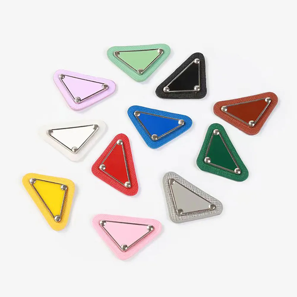 5PCS Triangular Brand Logo Patches on clothes Appliques Stickers Backpack Decaration Luxury Badge DIY Aplique for Sewing
5PCS Triangular Brand Logo Patches on clothes Appliques Stickers Backpack Decaration Luxury Badge DIY Aplique for Sewing