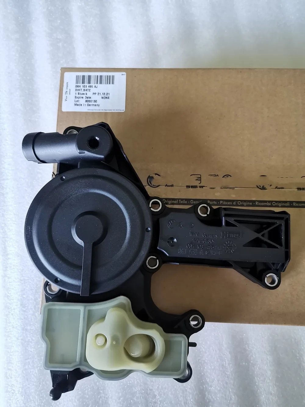06H-103-495-AJ PCV Valve Oil Separator 06H103495H For Audi A4 A5 A6 Q5 TT VW For 2.0T VW SKODA SEAT 06H-103-495-AD
06H-103-495-AJ PCV Valve Oil Separator 06H103495H For Audi A4 A5 A6 Q5 TT VW For 2.0T VW SKODA SEAT 06H-103-495-AD