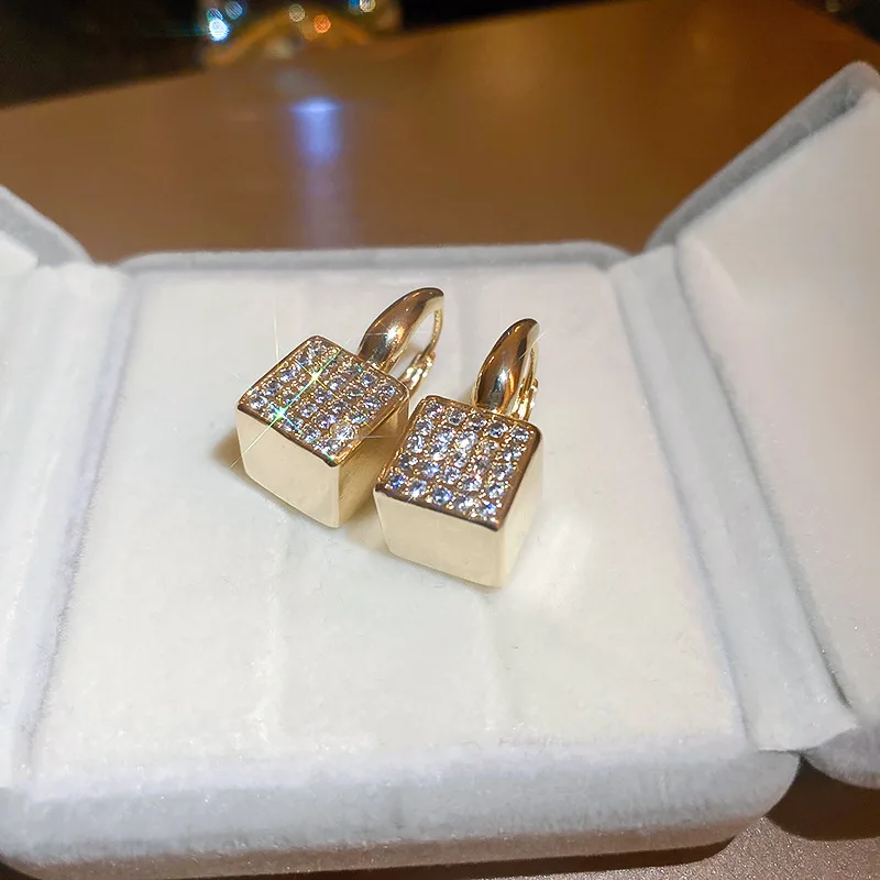 Origin Summer Korean Gold Silver Color Copper Square Zircon Drop Earrings Women Girl Rhinestone Geometric Dangle Earring Jewelry
Origin Summer Korean Gold Silver Color Copper Square Zircon Drop Earrings Women Girl Rhinestone Geometric Dangle Earring Jewelry