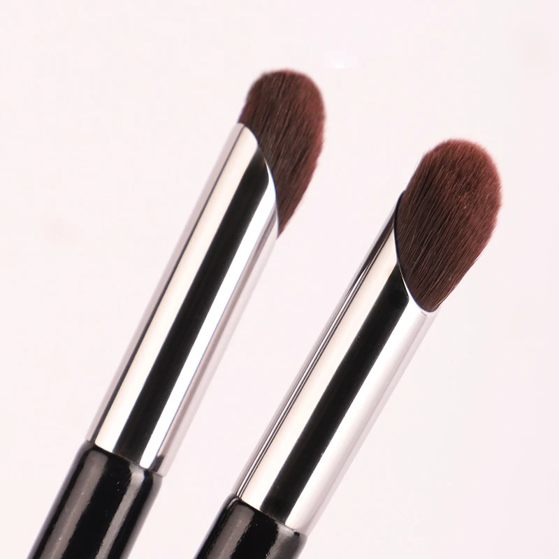 1Pc Professional Concealer Makeup Brushes Eye Shadow Foundation Blush Blending Women Beauty Make Up Tool brochas maquillaje
1Pc Professional Concealer Makeup Brushes Eye Shadow Foundation Blush Blending Women Beauty Make Up Tool brochas maquillaje