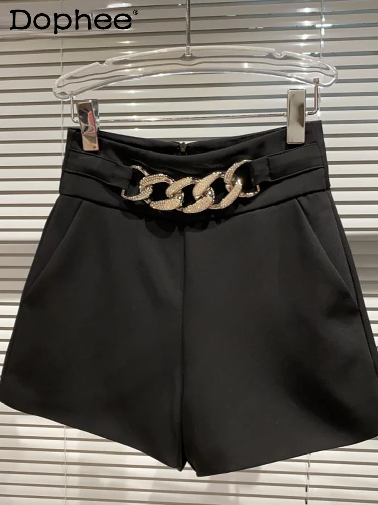 2022 Spring New Solid Color Slim High Waist King Rhinestone Metal Chain Design Fashion Shorts Women
2022 Spring New Solid Color Slim High Waist King Rhinestone Metal Chain Design Fashion Shorts Women