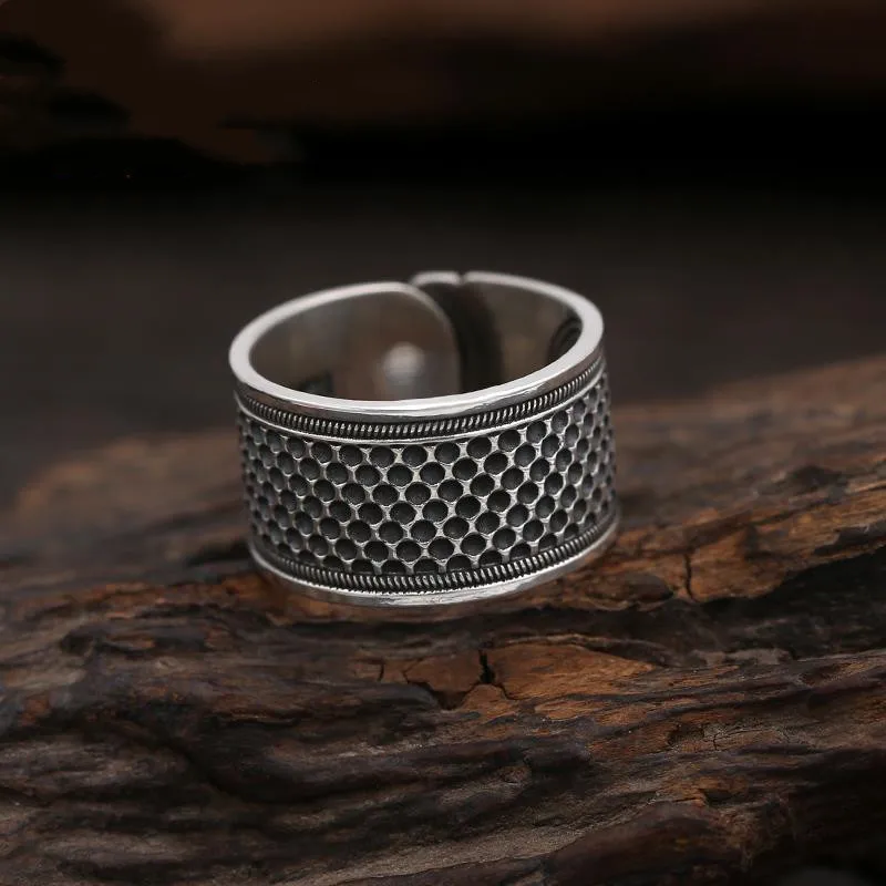 S925 Pure Silver Men's and Women's Wide Scale Xiangyun Cross Stitch Thimble Finger Stall Ring Thai Silver Telescopic Ring
S925 Pure Silver Men's and Women's Wide Scale Xiangyun Cross Stitch Thimble Finger Stall Ring Thai Silver Telescopic Ring