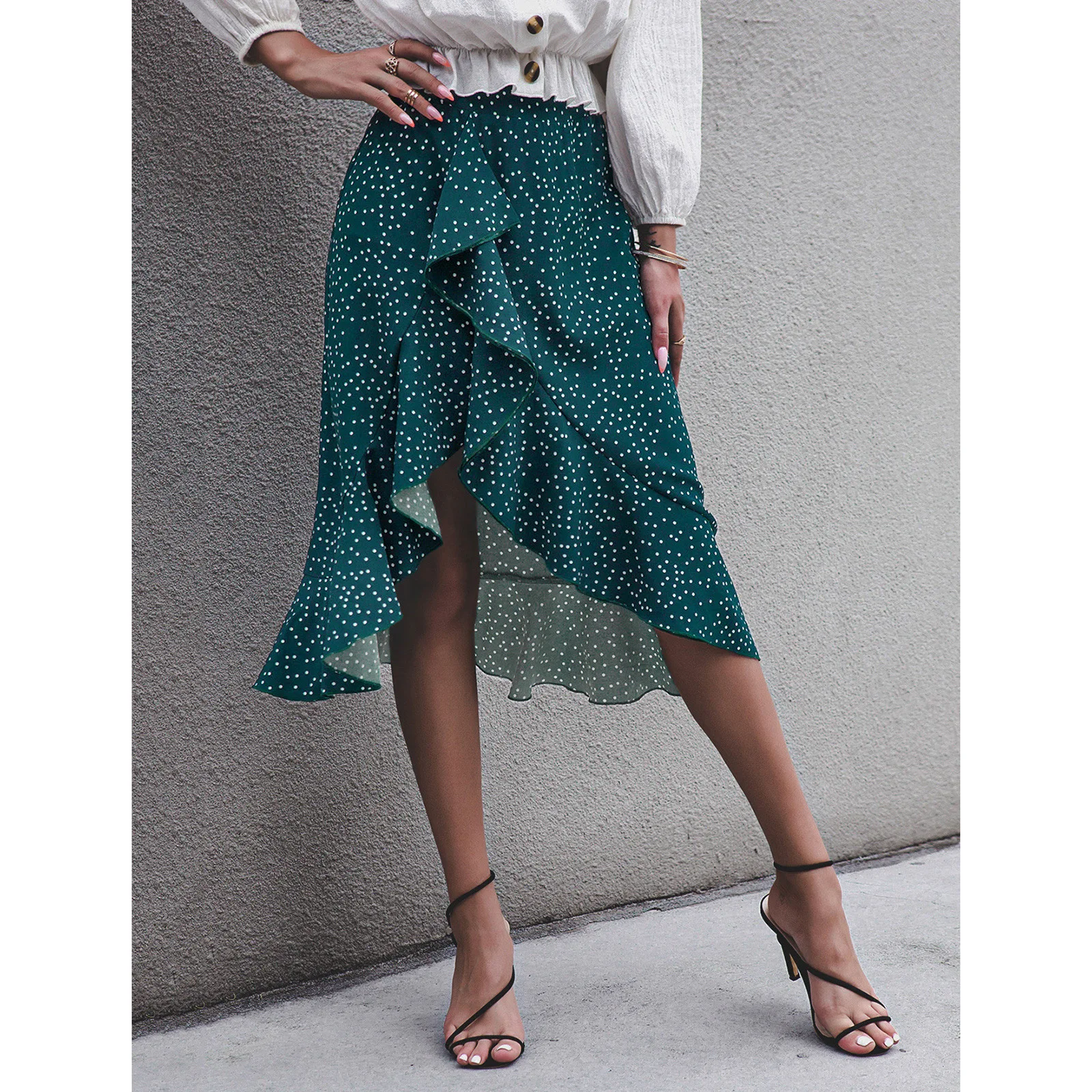 Summer New Irregular Skirt Children's Fashionable And Elegant Ruffled Wave Point Skirt
Summer New Irregular Skirt Children's Fashionable And Elegant Ruffled Wave Point Skirt