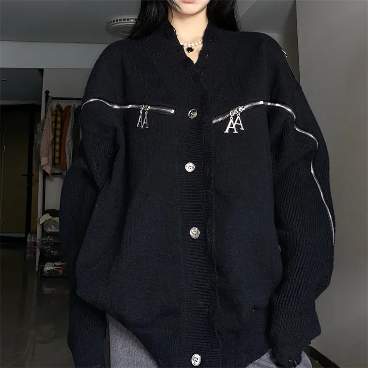 Women Knitted Top Long Sleeve Autumn Winter Doule Zipper Jacket High Street Cool Cardigan V-Neck Gold Button Outerwear Fashion
Women Knitted Top Long Sleeve Autumn Winter Doule Zipper Jacket High Street Cool Cardigan V-Neck Gold Button Outerwear Fashion