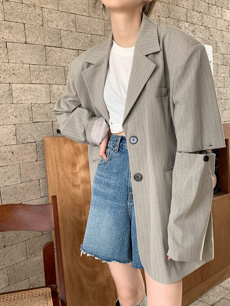 JMPRS Design Sleeve Hollow Blazers Womens Single Breasted Loose Striped Jacket Suit Fall 2022 New Fashion Baggies Ladies Tops
JMPRS Design Sleeve Hollow Blazers Womens Single Breasted Loose Striped Jacket Suit Fall 2022 New Fashion Baggies Ladies Tops