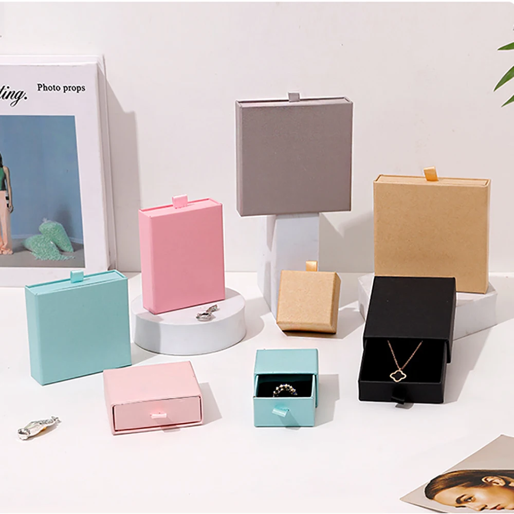 Thick Kraft Paper Drawer Jewelry Packaging Gift Box 100pcs 6x6x2.5cm Bulk Greeting Card Necklace Bracelet Organizer Storage Box
Thick Kraft Paper Drawer Jewelry Packaging Gift Box 100pcs 6x6x2.5cm Bulk Greeting Card Necklace Bracelet Organizer Storage Box