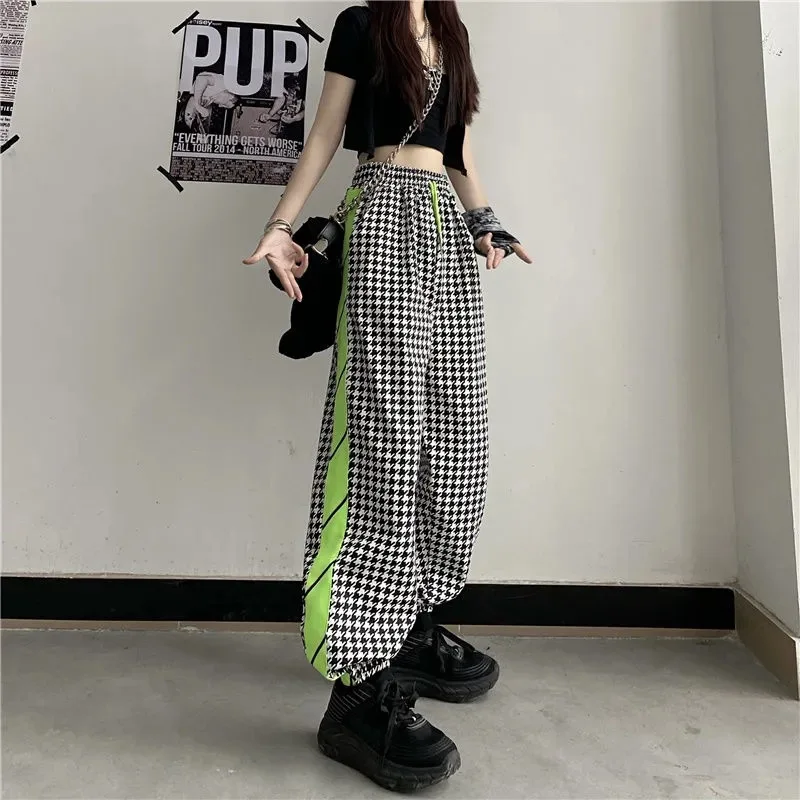 Women Casual Loose Jogger High Street Patchwork Pants 2021 New High Waist Drawstring Trousers Fashion Plaid Pant Streetwear Pop
Women Casual Loose Jogger High Street Patchwork Pants 2021 New High Waist Drawstring Trousers Fashion Plaid Pant Streetwear Pop