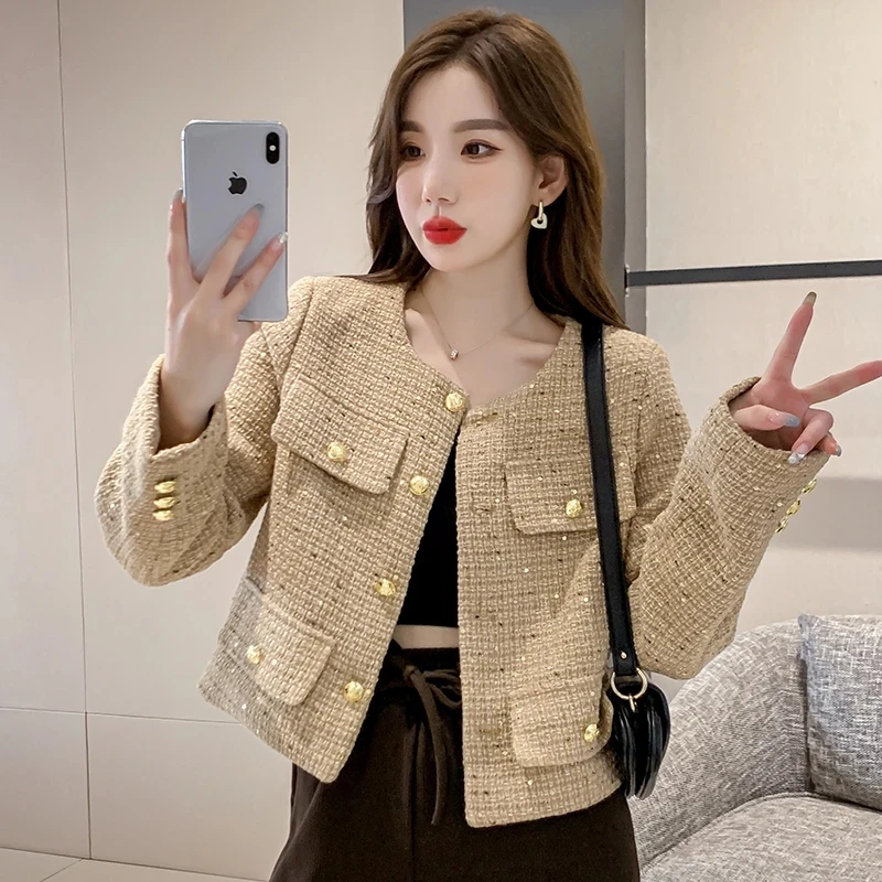 Fashion Short Tweed Jacket Women 2023 Spring Autumn Vintage Elegant O-Neck Double-Breasted Sequin Coat Design Luxury Outerwear
Fashion Short Tweed Jacket Women 2023 Spring Autumn Vintage Elegant O-Neck Double-Breasted Sequin Coat Design Luxury Outerwear