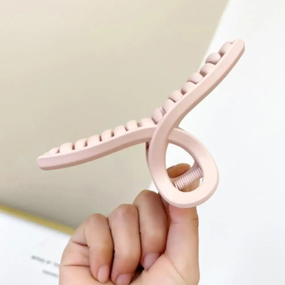 Sweet Claw Hairpin Retro Style Headwear Hair Claw Clip Shark Clip Women Half Bun Hairpin
Sweet Claw Hairpin Retro Style Headwear Hair Claw Clip Shark Clip Women Half Bun Hairpin