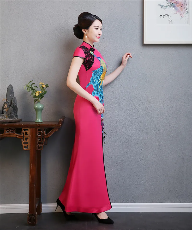 Classic Qipao Lady Embroidery Traditional Lace Satin Chinese Dress Sexy Slim Retro Button Cheongsam Vintage Elegant Banquet Gown
Classic Qipao Lady Embroidery Traditional Lace Satin Chinese Dress Sexy Slim Retro Button Cheongsam Vintage Elegant Banquet Gown