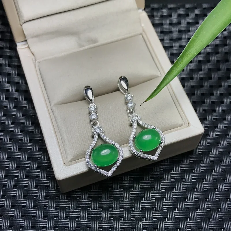 MeiBaPJ Natural Green Chalcedony Gemstone Drop Earrings Real 925 Sterling Silver Green Stone Fine Wedding Jewelry for Women
MeiBaPJ Natural Green Chalcedony Gemstone Drop Earrings Real 925 Sterling Silver Green Stone Fine Wedding Jewelry for Women