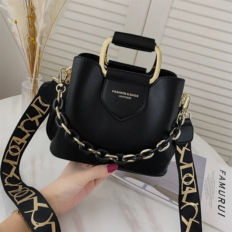 Vintage Solid Color PU Leather Handbag for Women 2022Antumn Winter New Bucket Bag Wide Strap Shoulder Crossbody Bag Ol Briefcase
Vintage Solid Color PU Leather Handbag for Women 2022Antumn Winter New Bucket Bag Wide Strap Shoulder Crossbody Bag Ol Briefcase