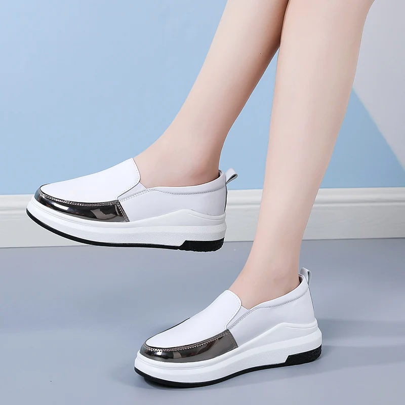 Loafers women's autumn and winter new fashion soft sole women's shoes breathable small white shoes comfortable flat shoes
Loafers women's autumn and winter new fashion soft sole women's shoes breathable small white shoes comfortable flat shoes