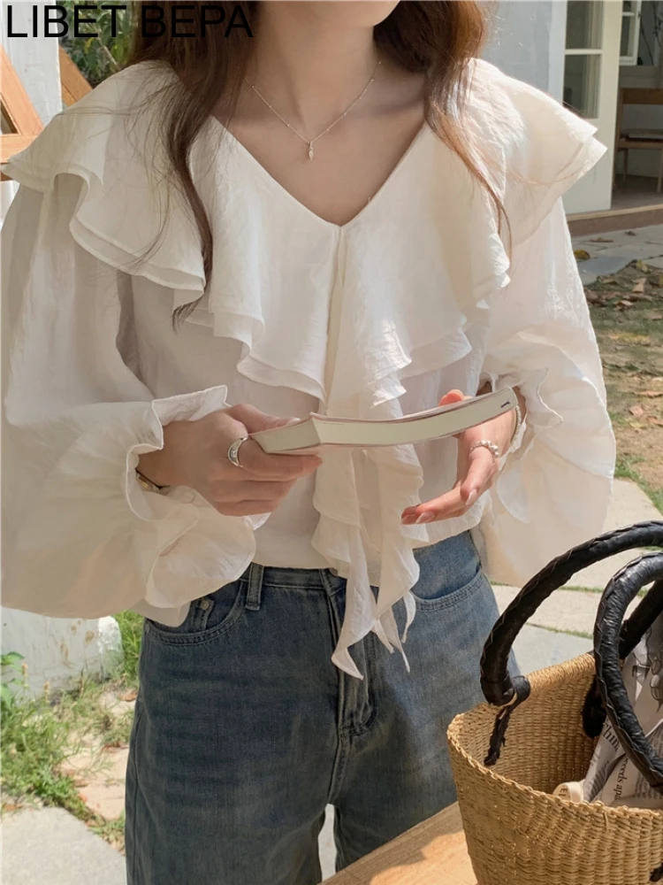 BL9888 New 2023 Elegant Lady Chic Sweet Ruffles V-Neck Fashion French Style Women Blouses Shirts Spring Summer Vintage Tops
BL9888 New 2023 Elegant Lady Chic Sweet Ruffles V-Neck Fashion French Style Women Blouses Shirts Spring Summer Vintage Tops