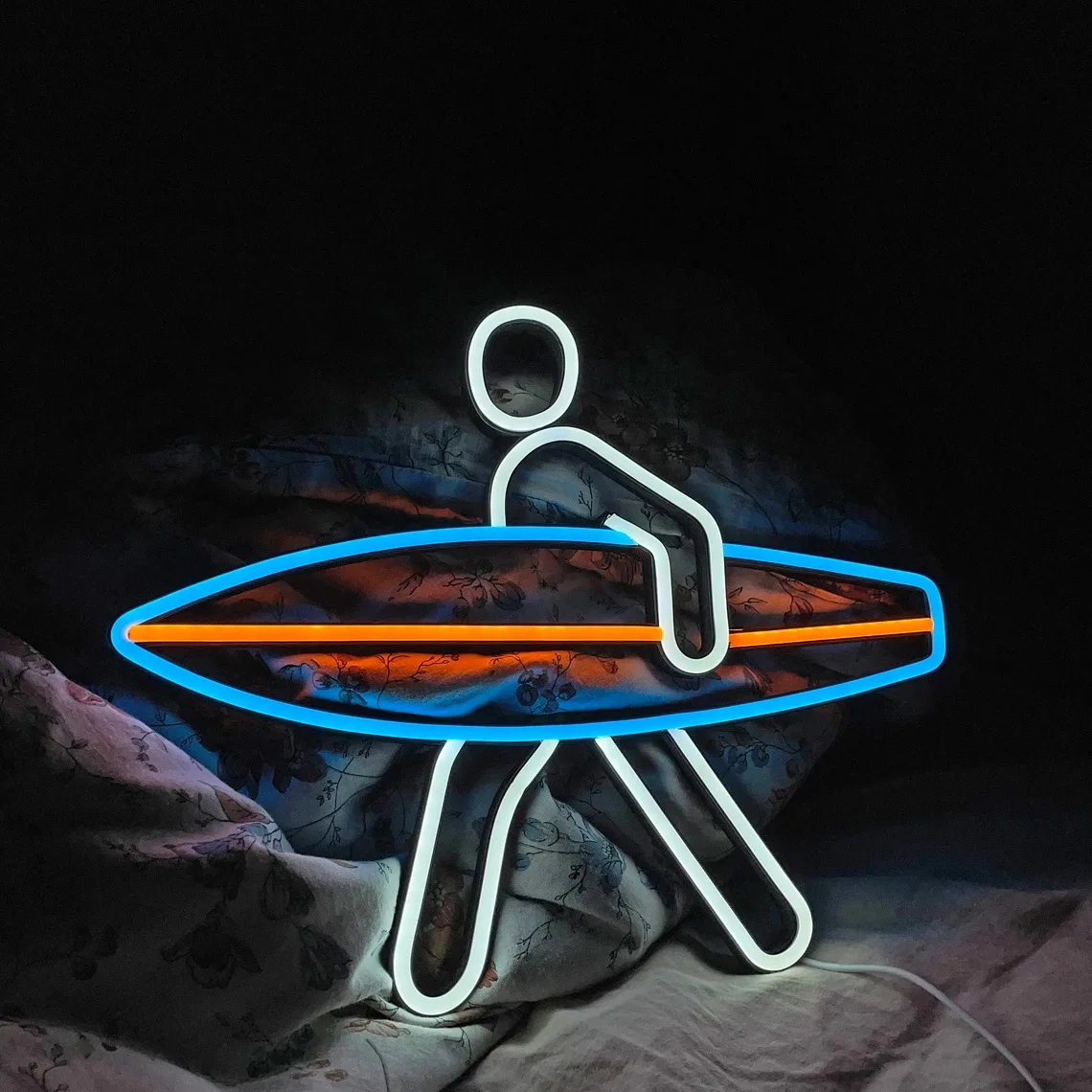 Неоновая вывеска "Серфинг" из акрила
Неоновая вывеска "Серфинг" из акрила