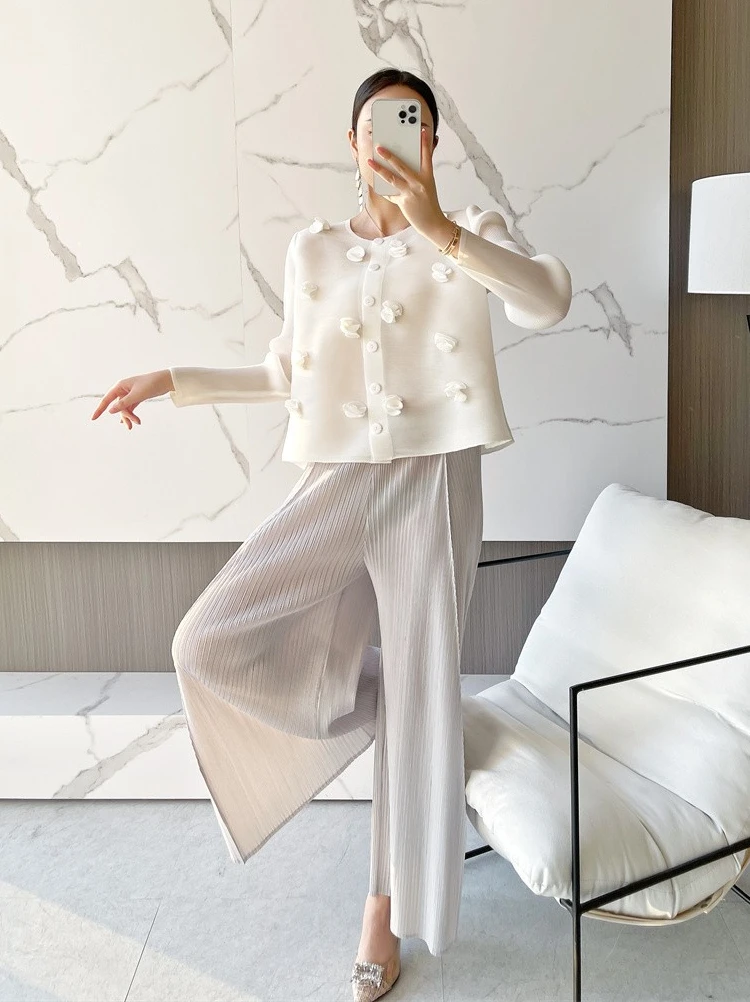 Женский плиссированный короткий кардиган миаке, белая короткая Солнцезащитная кофта на пуговицах с круглым вырезом и лепестками ракушки, 2023
Женский плиссированный короткий кардиган миаке, белая короткая Солнцезащитная кофта на пуговицах с круглым вырезом и лепестками ракушки, 2023