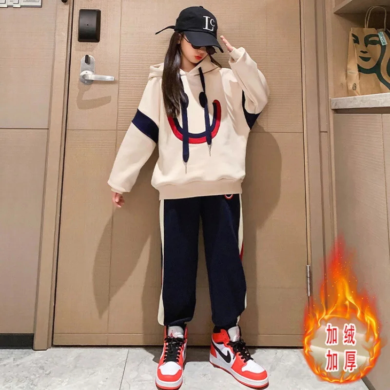 Новинка зимний утепленный модный свитер с флисовой подкладкой в Корейском стиле спортивная одежда для девочек среднего и старшего возраста комплект из двух предметов
Новинка зимний утепленный модный свитер с флисовой подкладкой в Корейском стиле спортивная одежда для девочек среднего и старшего возраста комплект из двух предметов