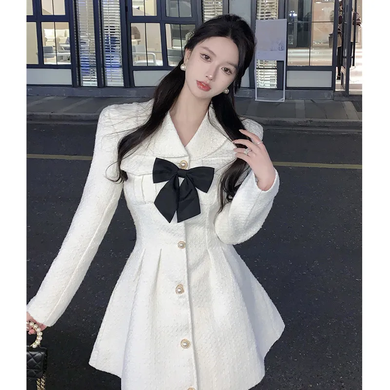 French Fashion Fall Long Sleeve Single Breast Dress Vintage Cute Bow A Line Mini Dress Elegant Lady High Waist Slim Party Dress
French Fashion Fall Long Sleeve Single Breast Dress Vintage Cute Bow A Line Mini Dress Elegant Lady High Waist Slim Party Dress