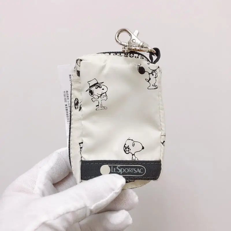 Милый мультяшный аниме Sanrio Snoopys Lesportsac сумка для ключей автомобиля сумка-клатч кошелек для монет праздничные подарки игрушки для девочек
Милый мультяшный аниме Sanrio Snoopys Lesportsac сумка для ключей автомобиля сумка-клатч кошелек для монет праздничные подарки игрушки для девочек