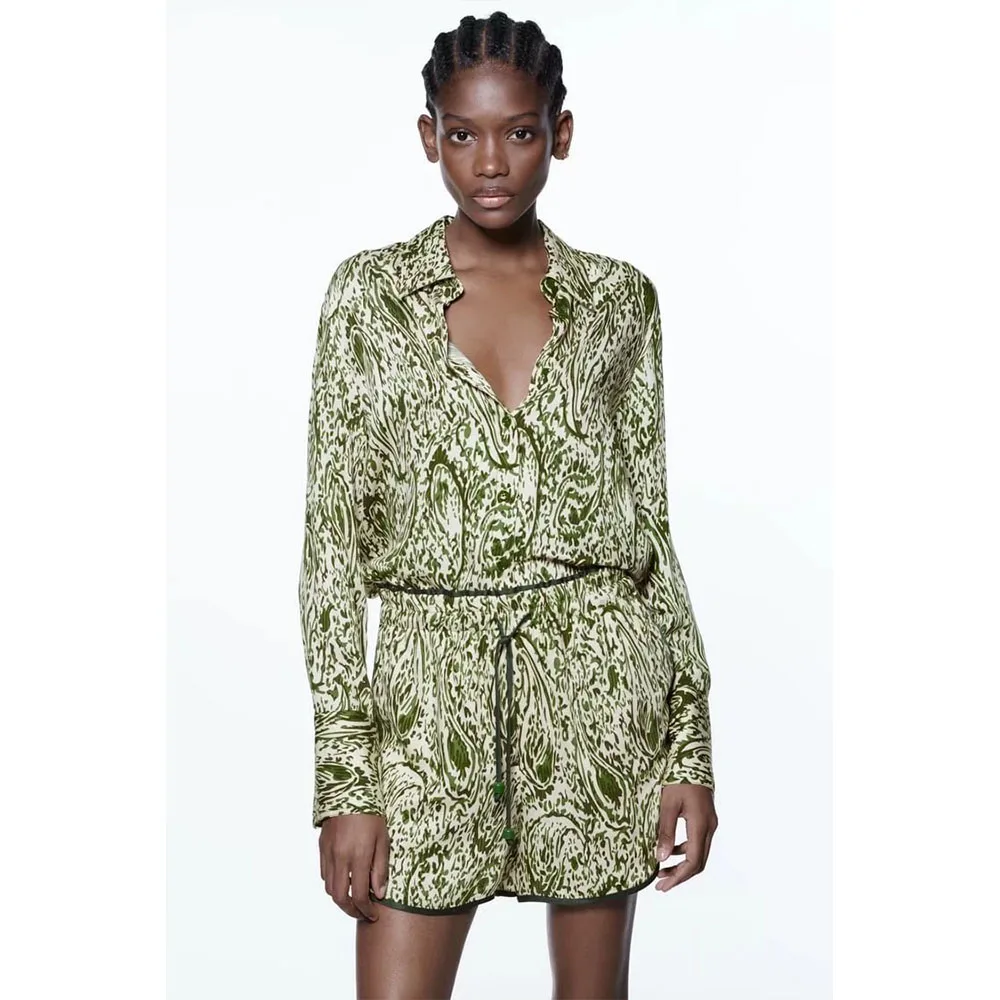 2022 Women's Summer Popular Printed Silk Satin Shirt Shorts Suit Fashion Loose Lapel Long Sleeve High Waist Thin Shorts
2022 Women's Summer Popular Printed Silk Satin Shirt Shorts Suit Fashion Loose Lapel Long Sleeve High Waist Thin Shorts