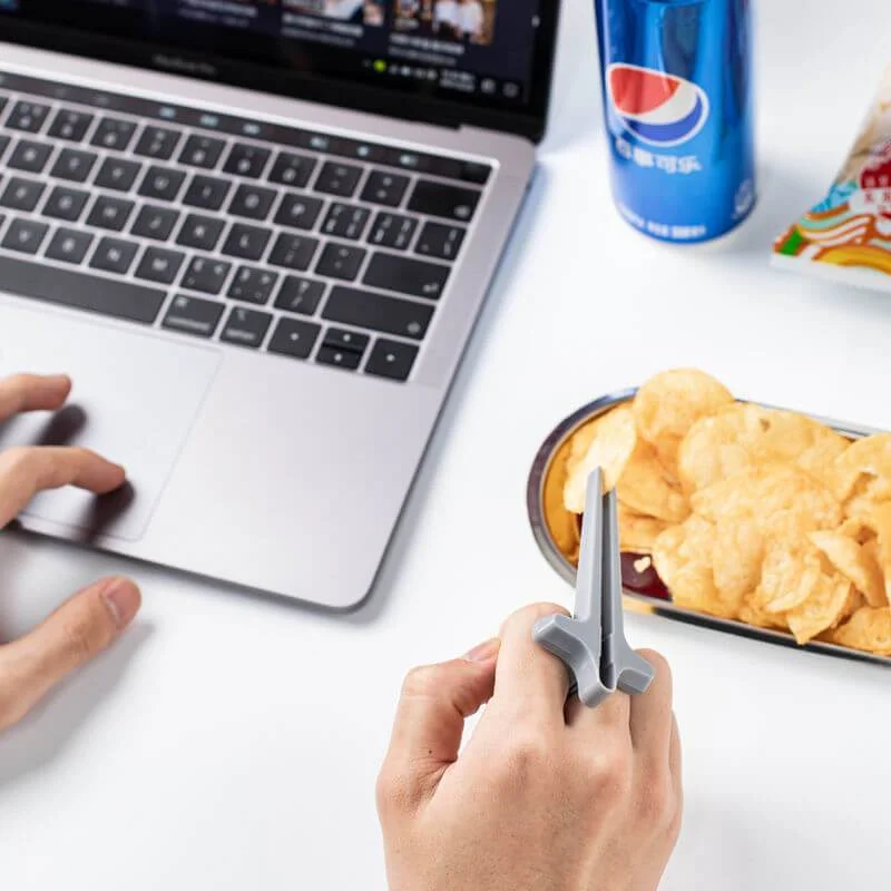 Play game finger chopsticks lazy assistant chopstick holder snacks not dirty hand chopsticks new product finger ring lazy Tool
Play game finger chopsticks lazy assistant chopstick holder snacks not dirty hand chopsticks new product finger ring lazy Tool