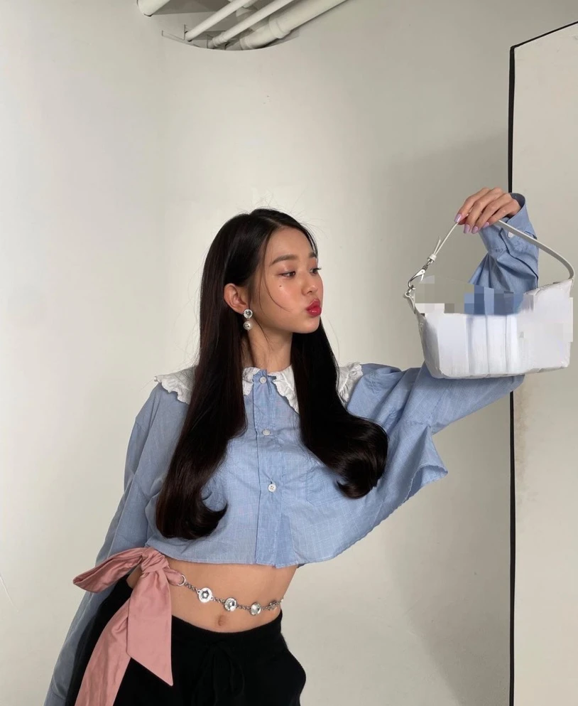 Kpop IVE Women Summer Sweet Blue Cardigan Blouses Korea Lady Doll Collar Single-breasted Slim Long Sleeve Shirt Solid Color Tops
Kpop IVE Women Summer Sweet Blue Cardigan Blouses Korea Lady Doll Collar Single-breasted Slim Long Sleeve Shirt Solid Color Tops