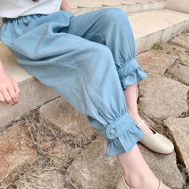 2022 Spring and Summer New Girls' Solid Color Linen Flower Bud Nine-point Pants Light and Versatile Anti-mosquito Pants
2022 Spring and Summer New Girls' Solid Color Linen Flower Bud Nine-point Pants Light and Versatile Anti-mosquito Pants