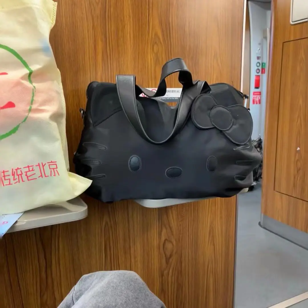 Hello Kitty Y2k Travel Bag Large Capacity Short-Distance Shoulder Bag Sanrio Trendy Casual Travel Bag Portable Trolley Case
Hello Kitty Y2k Travel Bag Large Capacity Short-Distance Shoulder Bag Sanrio Trendy Casual Travel Bag Portable Trolley Case