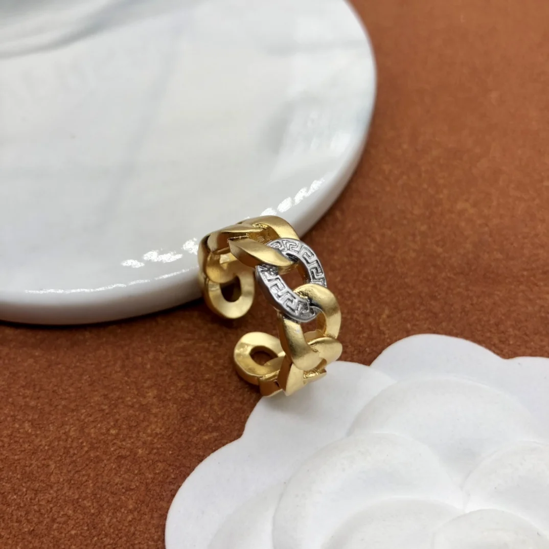 European and American fashion retro fried dough twist two-color open ring
European and American fashion retro fried dough twist two-color open ring