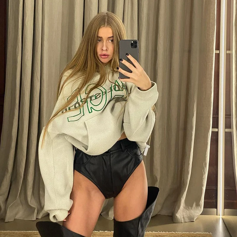 Fashion Women Sexy Mini Shorts Adults Low-Waisted Zipper Faux Leather Pants With Pockets Clubwear Sexy Pants High Streetwear
Fashion Women Sexy Mini Shorts Adults Low-Waisted Zipper Faux Leather Pants With Pockets Clubwear Sexy Pants High Streetwear
