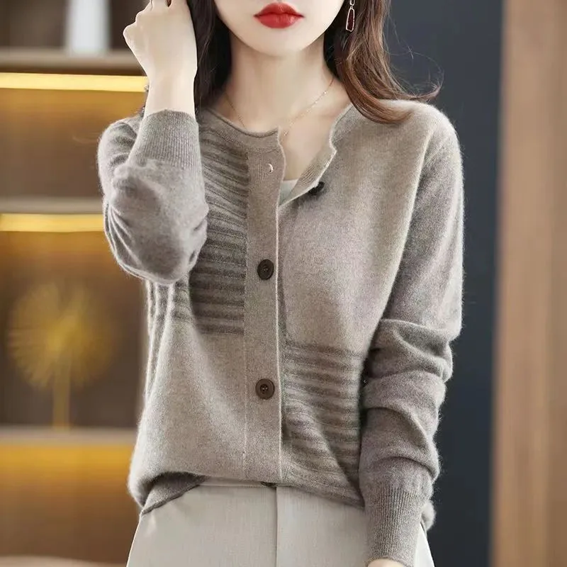 New Women's Casual Sweater Cardigan Coat Autumn Winter Crewneck Knitted Bottoms Female Contrast Color Loose Sweaters Outerwear
New Women's Casual Sweater Cardigan Coat Autumn Winter Crewneck Knitted Bottoms Female Contrast Color Loose Sweaters Outerwear