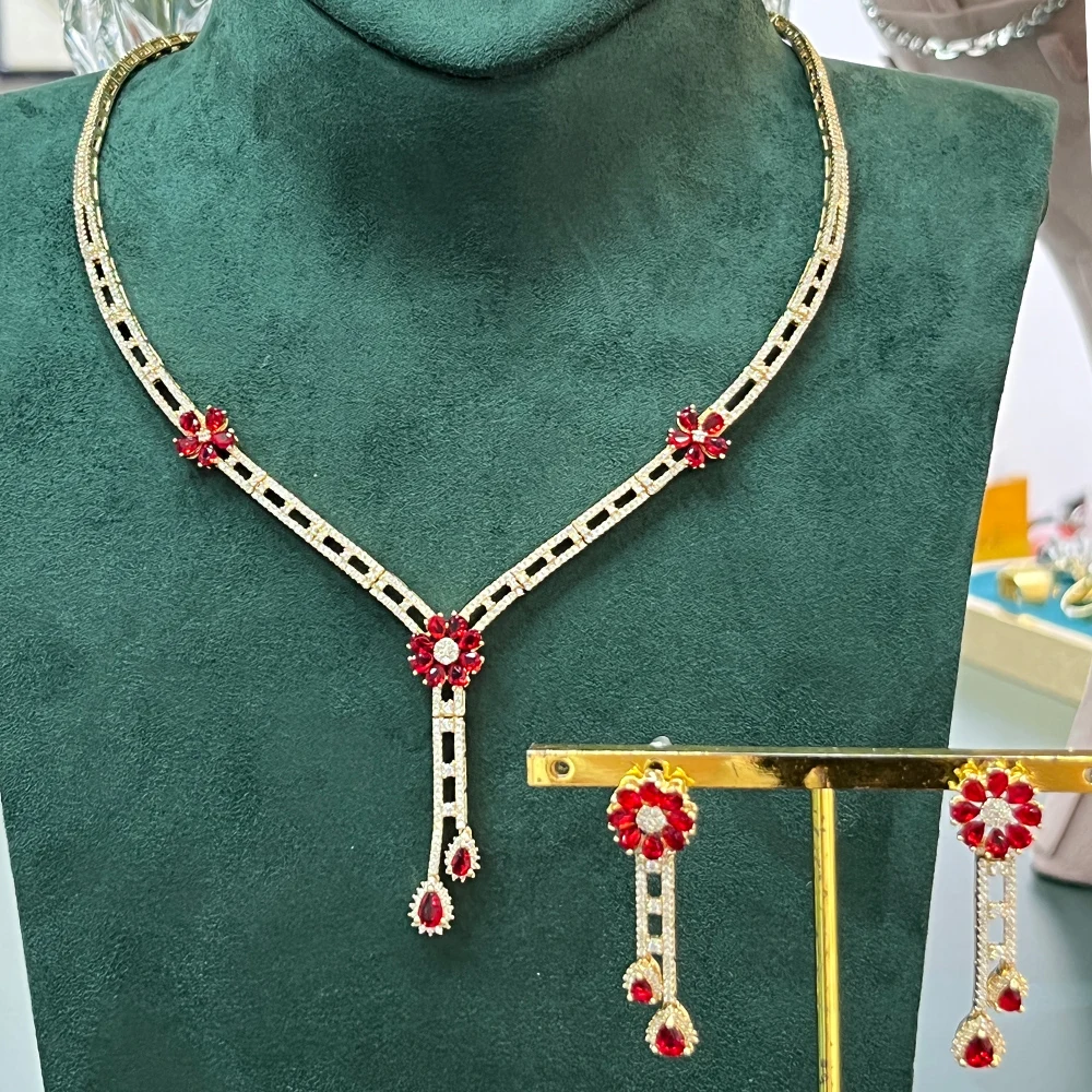 Комплект из колье и серёг для женщин, с фианитом
Комплект из колье и серёг для женщин, с фианитом