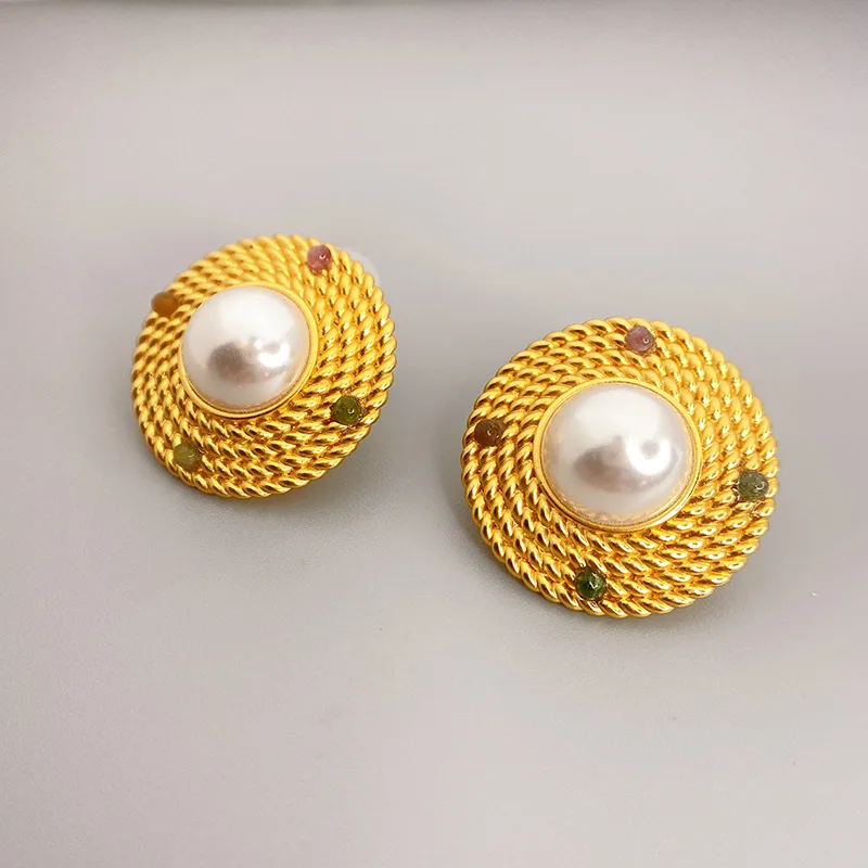 French new style inlaid geometric round rope weave gentle lady shape earrings retro high-quality 
French new style inlaid geometric round rope weave gentle lady shape earrings retro high-quality