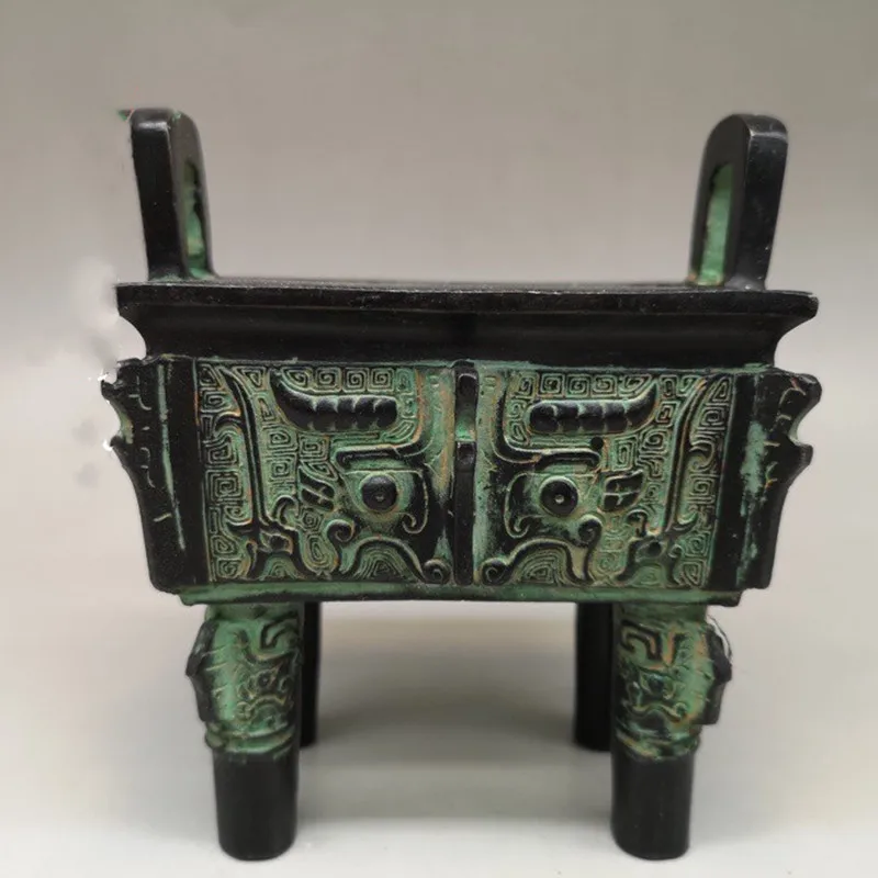 Candlestick Chinese Bronze Ding Incense Furnace Antique Bronze Ware Square Ding Sculpture Feng Shui Home Decoration Ornament
Candlestick Chinese Bronze Ding Incense Furnace Antique Bronze Ware Square Ding Sculpture Feng Shui Home Decoration Ornament