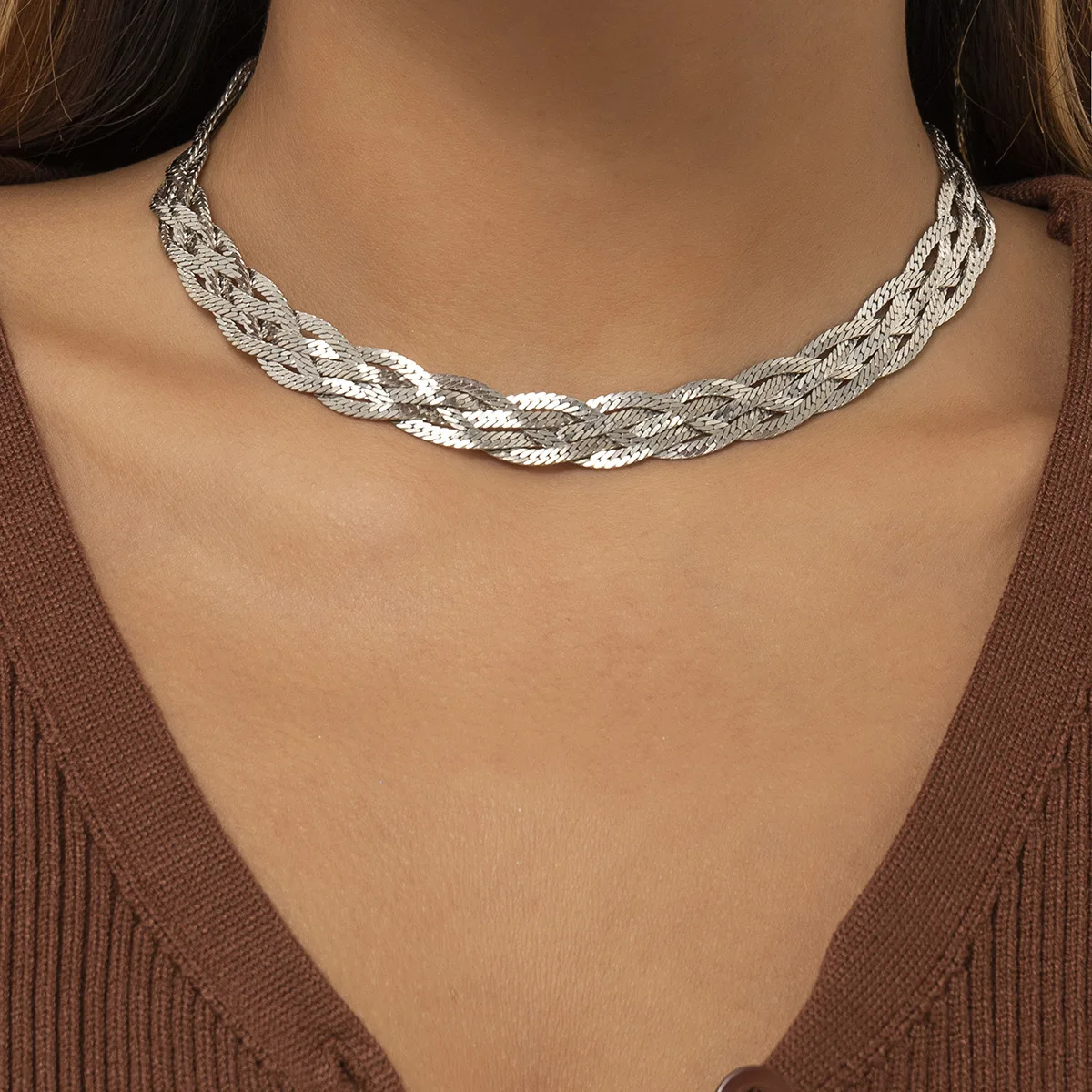 Retro Snake Bone Chain Necklace Female Punk Woven Hollow Clavicle Necklace Wholesale
Retro Snake Bone Chain Necklace Female Punk Woven Hollow Clavicle Necklace Wholesale