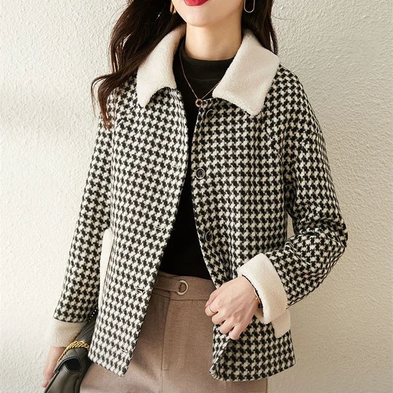 Houndstooth woolen coat women 2022 autumn and winter new flanging fur collar cardigan small fragrance coat temperament female
Houndstooth woolen coat women 2022 autumn and winter new flanging fur collar cardigan small fragrance coat temperament female