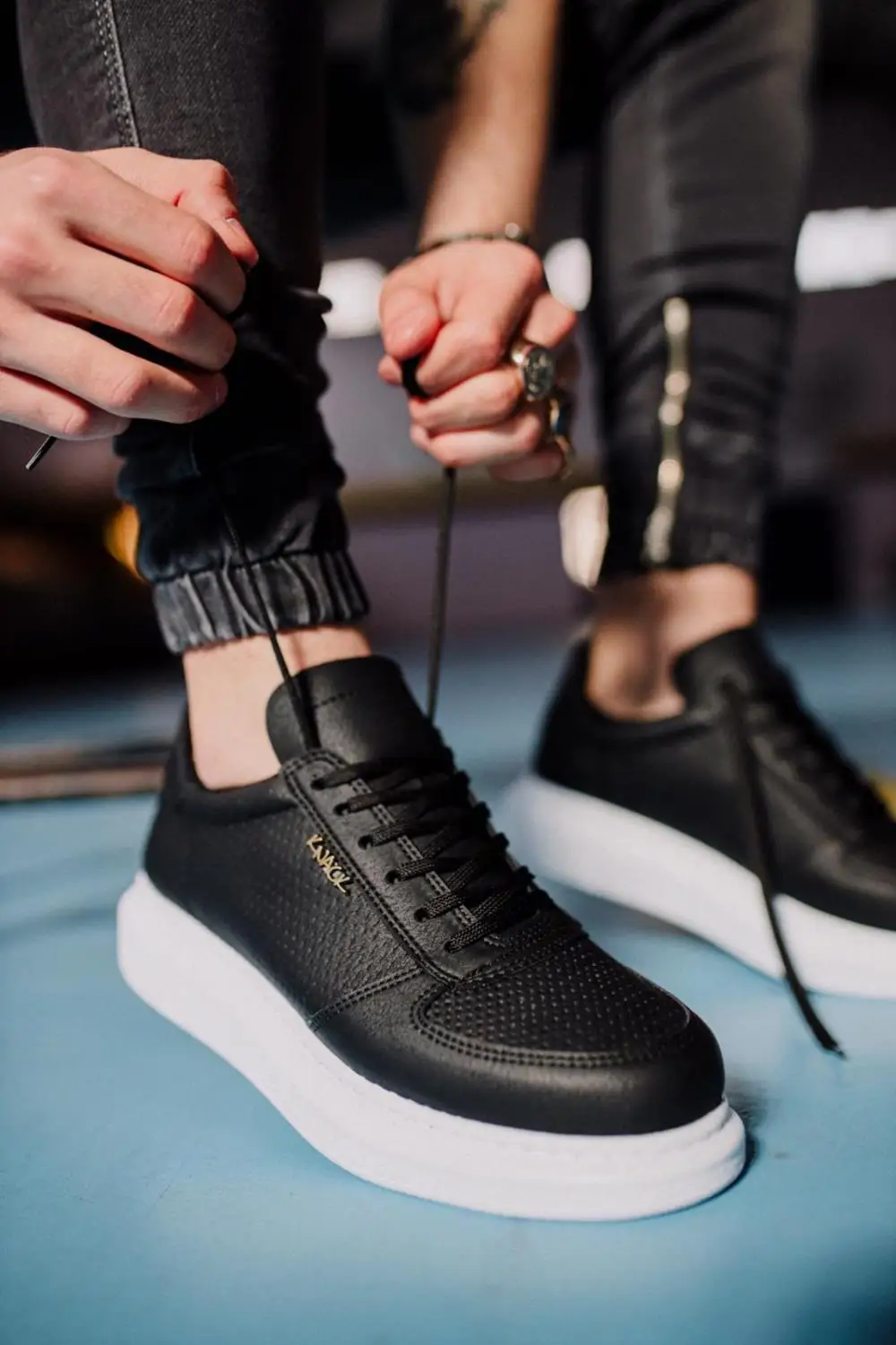 Knack Günlük Shoes Black Color White Outsole Lace-Up Young Fashion Original Design Brand New Model Spring Summer Fall Young Trend 042
Knack Günlük Shoes Black Color White Outsole Lace-Up Young Fashion Original Design Brand New Model Spring Summer Fall Young Trend 042